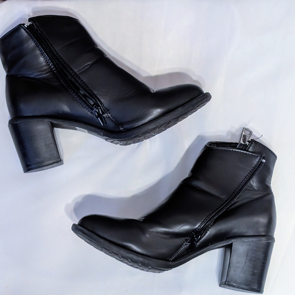 HOT KISS | Beatrice Booties Sz 7.5 Women's Black Heeled Ankle Boots